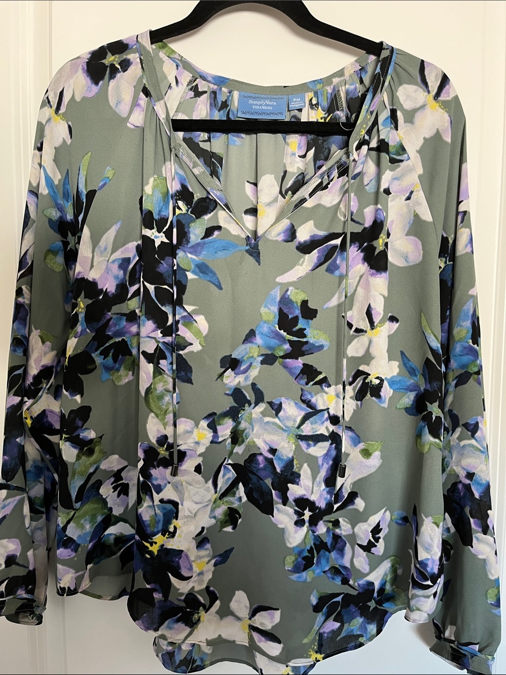 Simply Vera Vera Wang Floral V-Neck Blouse in Sage, Blue, Purple